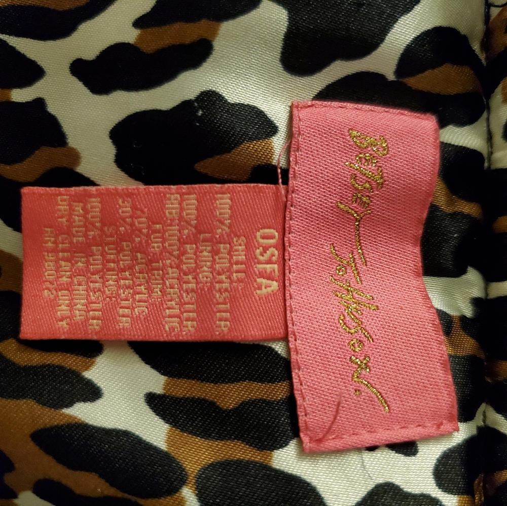 Betsey Johnson Hooded Puffer Vest - Picture 11 of 12